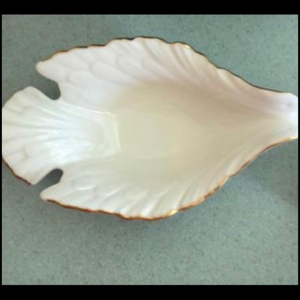 Lenox Porcelain Dove Collection 8″ Open Candy Dish- 24K Gold Trim